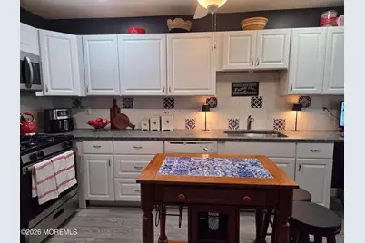62 Horseshoe Court, Tinton Falls, NJ 07753 - Photo 8