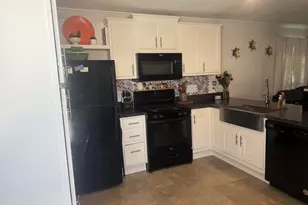 52 Monique Cir, Hazlet Township, NJ 07730 - Photo 4