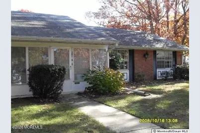 381B Chatham Court, Lakewood, NJ 08701 - Photo 2