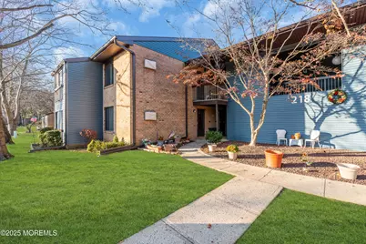 218 Medford Court #A, Manalapan Township, NJ 07726 - Photo 2