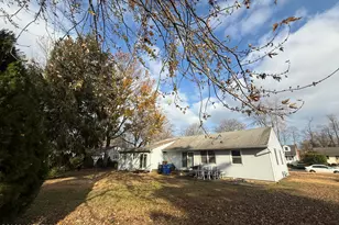 574 Hopping Rd, Belford, NJ 07718 - Photo 10