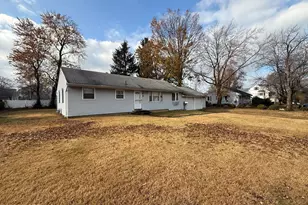 574 Hopping Rd, Belford, NJ 07718 - Photo 4