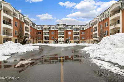 424 Regency Place #424, Woodbridge Township, NJ 07095 - Photo 1