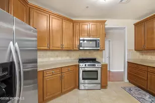 424 Regency Pl, Woodbridge Township, NJ 07095 - Photo 10