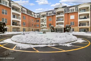 424 Regency Pl, Woodbridge Township, NJ 07095 - Photo 2