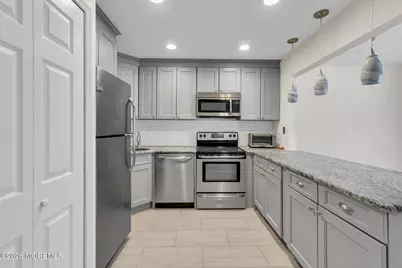 129 Amberly Drive #G, Manalapan Township, NJ 07726 - Photo 2