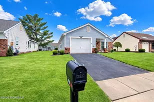 9 Romford Ln, Manchester Township, NJ 08759 - Photo 2