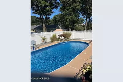 603 Carol Avenue, Oakhurst, NJ 07755 - Photo 6