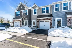 42 Athens Way, Cliffwood, NJ 07721 - Photo 2