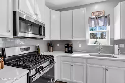 42 Athens Way, Cliffwood, NJ 07721 - Photo 12