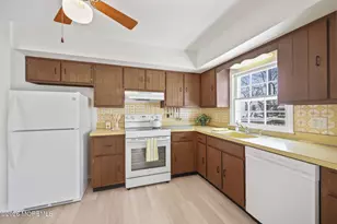 36 Ruth Pl, Eatontown, NJ 07724 - Photo 8