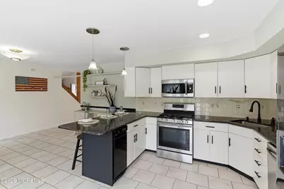 15 McQueen Boulevard, Farmingdale, NJ 07727 - Photo 18