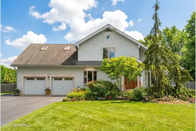 15 McQueen Boulevard, Farmingdale, NJ 07727 - Photo 2