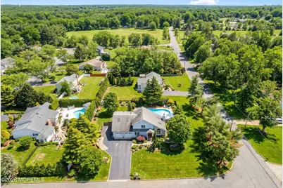 15 McQueen Boulevard, Farmingdale, NJ 07727 - Photo 4