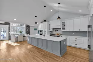 2 Tulip Tree Ln, Rumson, NJ 07760 - Photo 12