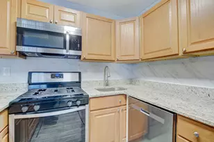 130 Applegate Ln, East Brunswick Township, NJ 08816 - Photo 10