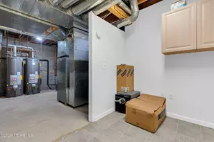 18 Lysbeth Ln, Matawan, NJ 07747 - Photo 34