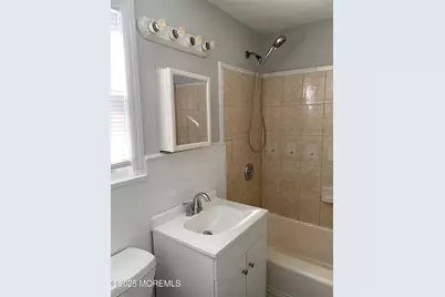 20 Oldfield Place, Red Bank, NJ 07701 - Photo 4