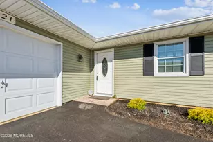 121 Whittier Rd, Brick, NJ 08724 - Photo 2