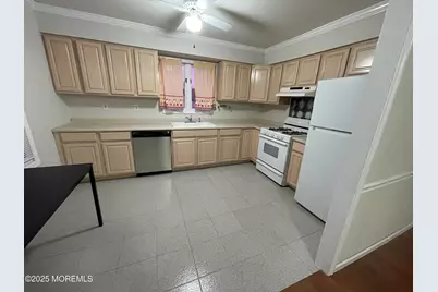 7 Clinton Street #Apt B, Matawan, NJ 07747 - Photo 10