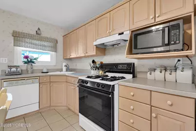 1 Spanish Wells Street, Toms River Township, NJ 08757 - Photo 10