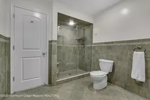1607 Holbrook St, Oakhurst, NJ 07755 - Photo 32