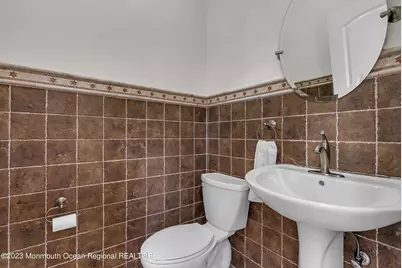 1607 Holbrook Street, Oakhurst, NJ 07755 - Photo 10