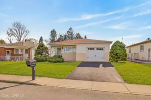 241 Charlotteville Dr N, Toms River Township, NJ 08757 - Photo 2