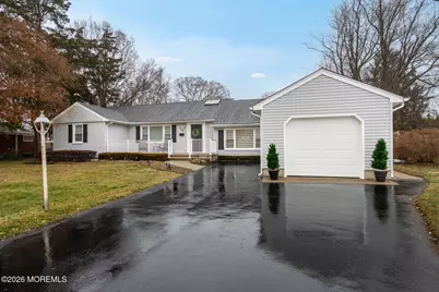 749 Park Avenue, Belford, NJ 07718 - Photo 2