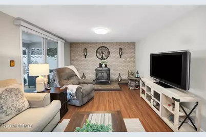 749 Park Avenue, Belford, NJ 07718 - Photo 34