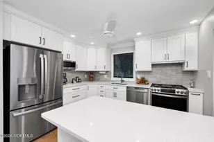 749 Park Ave, Belford, NJ 07718 - Photo 6