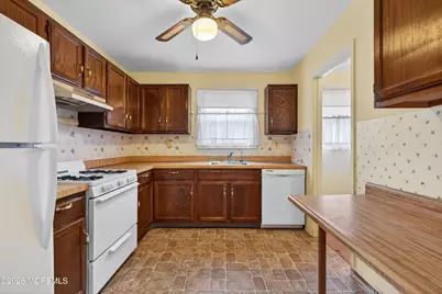 22 Inverell Drive, Toms River Township, NJ 08757 - Photo 12