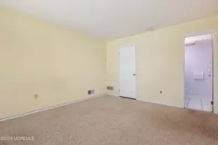 37 Amy Ct, Brick, NJ 08724 - Photo 10