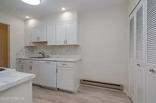 177 Amberly Dr, Manalapan Township, NJ 07726 - Photo 4