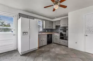 88 Lynn Ct, Belford, NJ 07718 - Photo 8