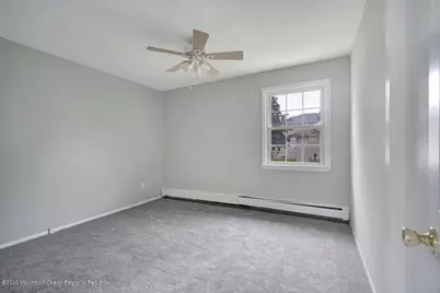 16 Krueger Place, Middletown, NJ 07748 - Photo 10