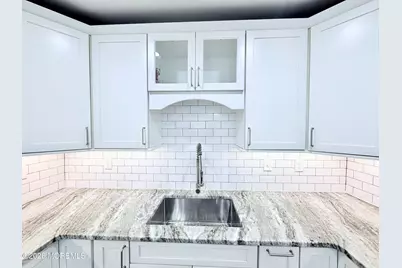 7 Longfellow Court, Freehold, NJ 07728 - Photo 4