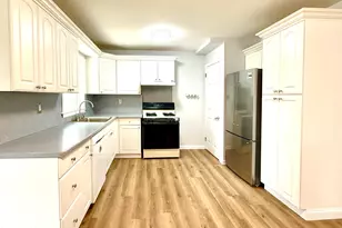 27 Runyon Ave, Freehold, NJ 07728 - Photo 4