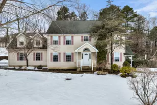 322 Wellington Ct, Jackson, NJ 08527 - Photo 2