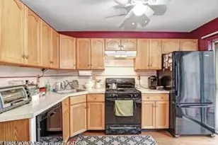 603 Holly Dr, Perth Amboy, NJ 08862 - Photo 8