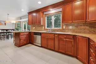 7 Canyon Woods Ct, Holmdel, NJ 07733 - Photo 8