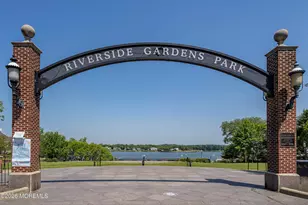 96 Lakeshore Dr, Red Bank, NJ 07701 - Photo 30