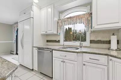 7 Hapenny Drive, Manalapan Township, NJ 07726 - Photo 12