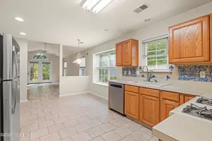 53 Skyline Dr, Lakewood, NJ 08701 - Photo 12