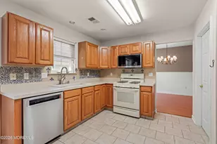 53 Skyline Dr, Lakewood, NJ 08701 - Photo 18