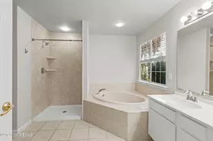 53 Skyline Dr, Lakewood, NJ 08701 - Photo 28