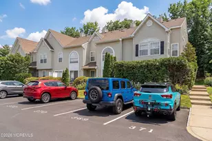 19 Phoenix Ct, Tinton Falls, NJ 07712 - Photo 1