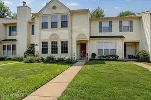 30 Remington Dr, Freehold, NJ 07728 - Photo 2