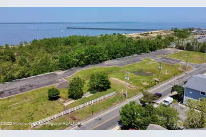 590 Beachway Avenue, Keansburg, NJ 07734 - Photo 32