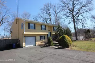 7 Portsmouth Rd, Englishtown, NJ 07726 - Photo 2
